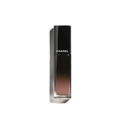 la barra de labios líquida brillante de larga duración